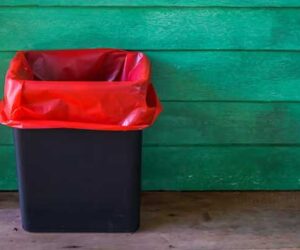 bau tempat sampah