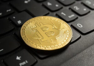 trading bitcoin harian atau jangka panjang